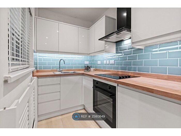 Studio To Rent In Tudor Gardens, Burgess Hill, RH15