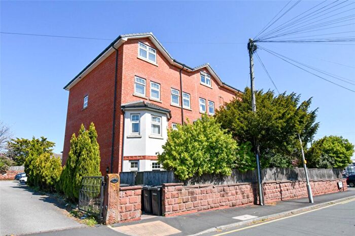 2 Bedroom Flat For Sale In Pye Road, Heswall, Wirral, CH60