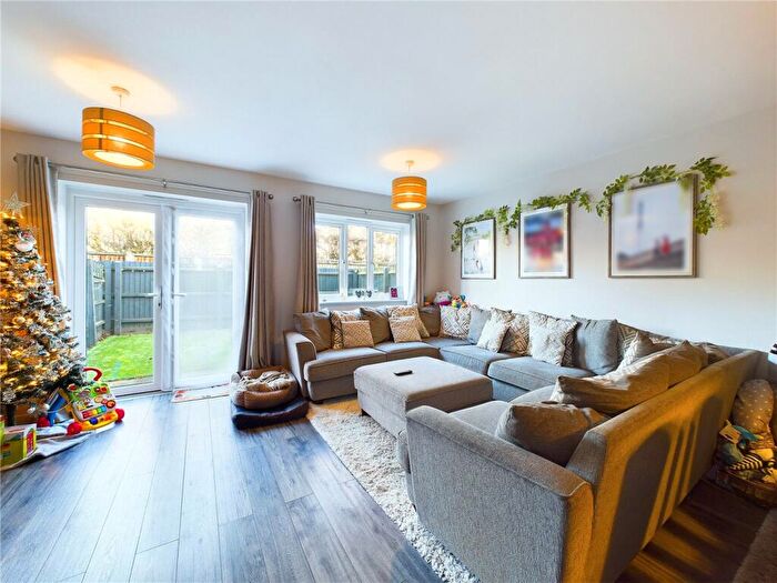 3 Bedroom End Of Terrace House For Sale In Monarch Gardens, Leamington Spa, Warwickshire, CV31