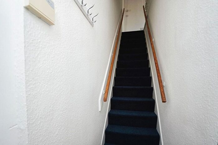 2 Bedroom Flat To Rent In Blakeney Road, Crookes, Sheffield, S10