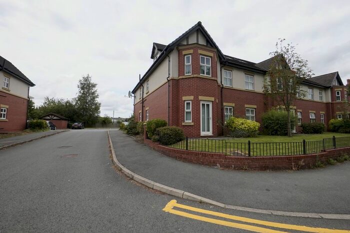 2 Bedroom Flat To Rent In Wigan Road, Ashton-In-Makerfield, Wigan WN4