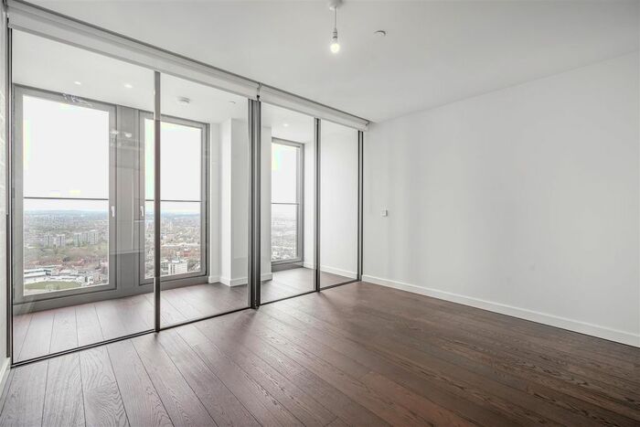 2 Bedroom Flat To Rent In Damac Tower, Vauxhall, London, SW8