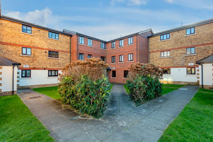 1 Bedroom Apartment For Sale In Birchwood Close, Morden, SM4