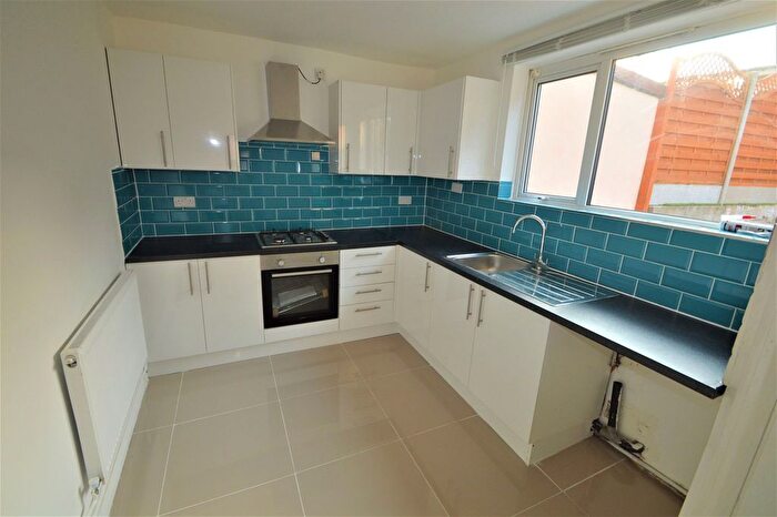 2 Bedroom Flat To Rent In Henley Road, Ilford, IG1