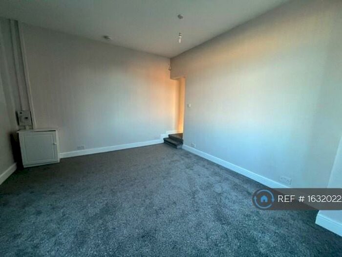 1 Bedroom Flat To Rent In Snydale Road, Cudworth, Barnsley, S72