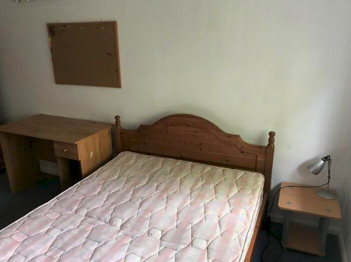 4 Bedroom End Of Terrace House To Rent In Steward's Rise, Farnham, Surrey, GU10