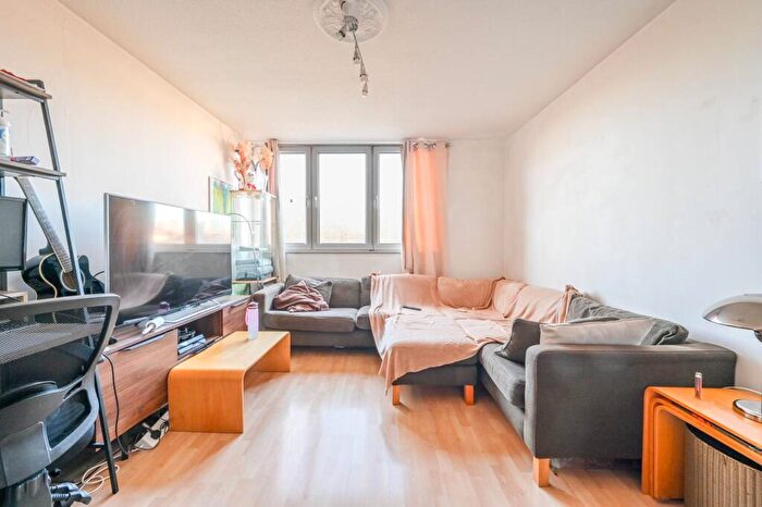 3 Bedroom Flat For Sale In Solander Gardens, Shadwell, London, E1