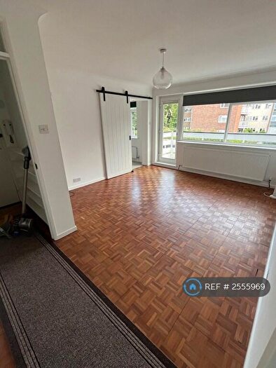 3 Bedroom Flat To Rent In Athelney Court, Bournemouth, BH1