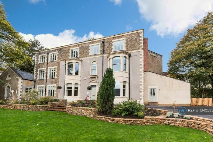 2 Bedroom Flat To Rent In Apex House, Frome, BA11