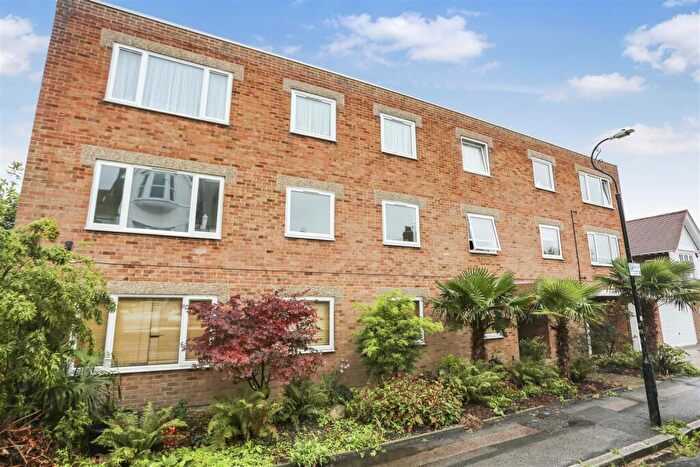 2 Bedroom Flat To Rent In South Avenue, Brighton, BN2