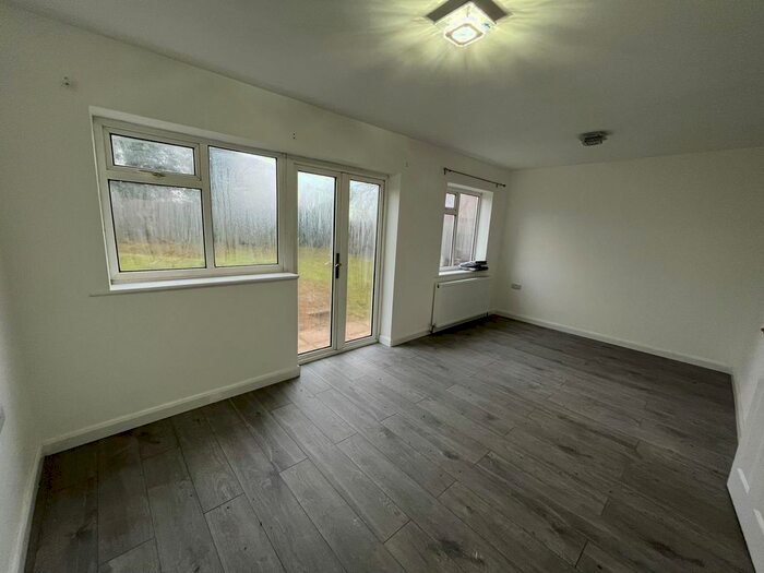 4 Bedroom Detached House To Rent In Bexley Road, Bexley DA8