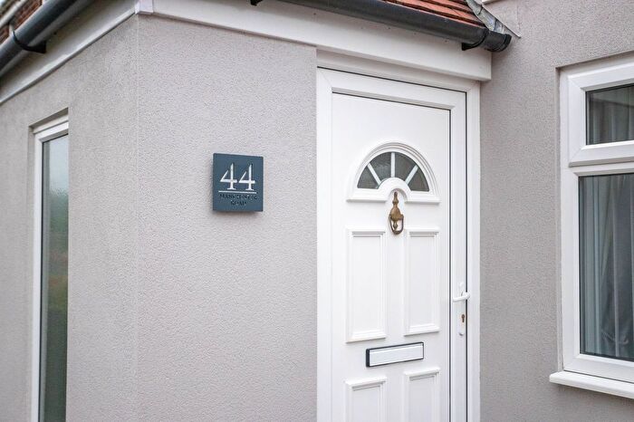 2 Bedroom Semi-Detached House For Sale In Manchester Road, Woolston, WA1