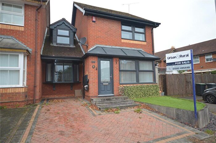 4 Bedroom Link Detached House For Sale In Balmore Wood, Luton, Bedfordshire, LU3