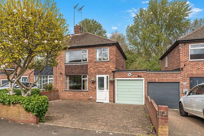 3 Bedroom Semi Detached House For Sale In Hillview Crescent, Banbury - No Onward Chain, OX16