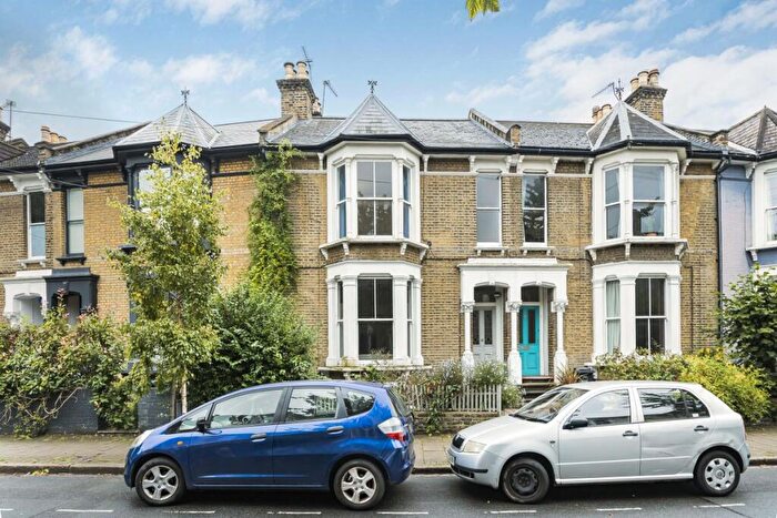2 Bedroom Flat To Rent In Alconbury Road, Clapton, E5