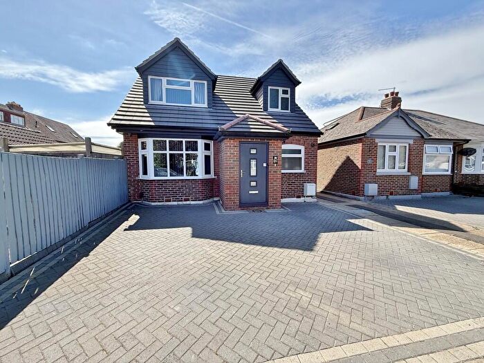 4 Bedroom Chalet For Sale In Station Road, Drayton, Portsmouth, PO6