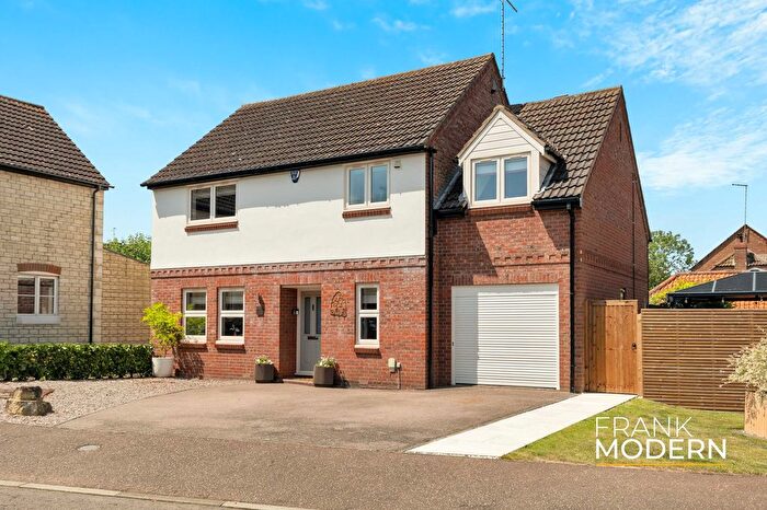 3 Bedroom Detached House For Sale In The Paddocks, Folksworth, PE7