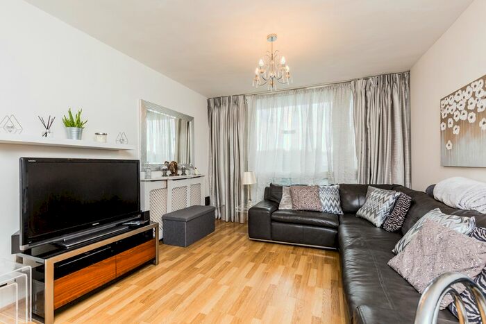 2 Bedroom Flat To Rent In Wilmount Street, London, SE18
