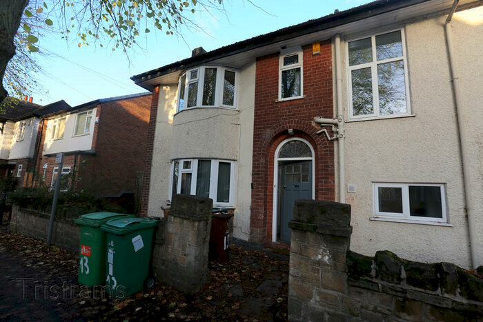 9 Bedroom Detached House To Rent In Rolleston Drive, Nottingham, NG7