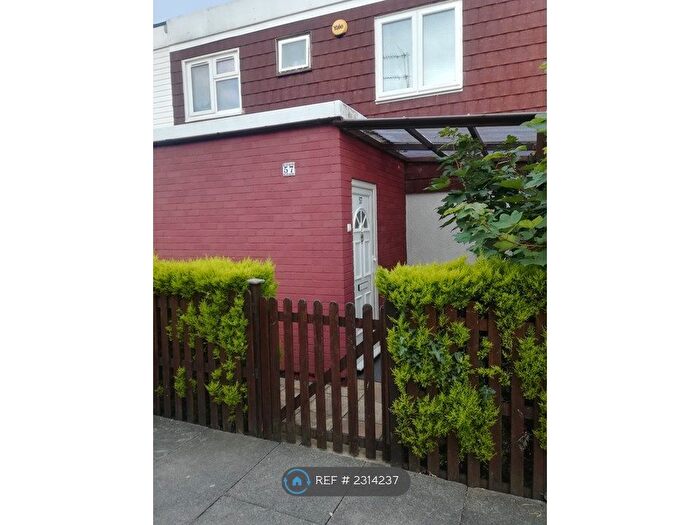 3 Bedroom Terraced House To Rent In Stewards Holte Walk, London, N11