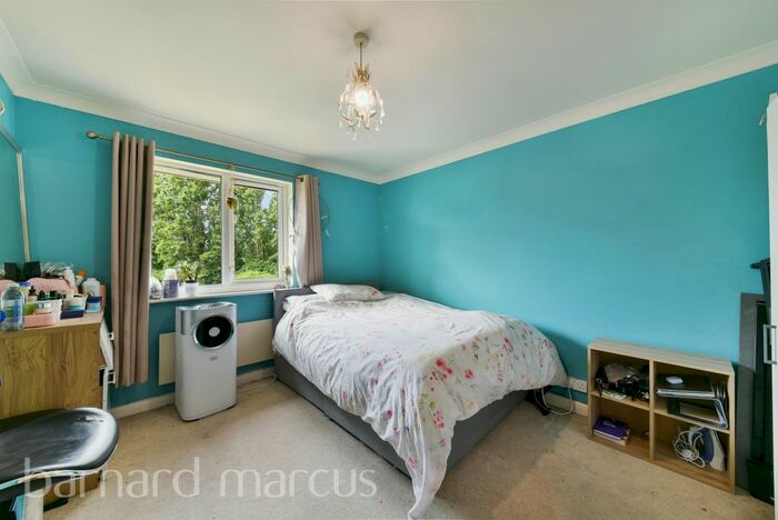 1 Bedroom Flat To Rent In Pacific Close, Feltham, TW14