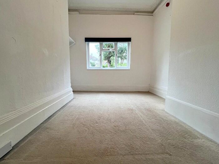 1 Bedroom Flat To Rent In St. Mary's Road, London, SE25