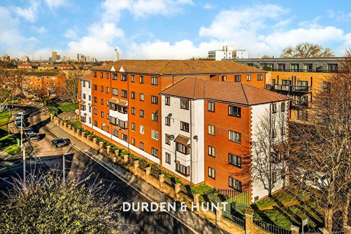 1 Bedroom Flat For Sale In Harts Lane, Barking, IG11