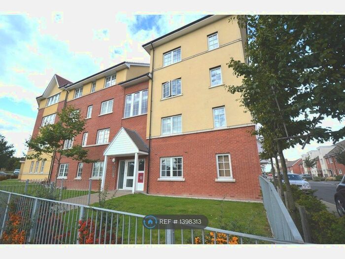 2 Bedroom Flat To Rent In Gainsborough Close, Basildon, SS14