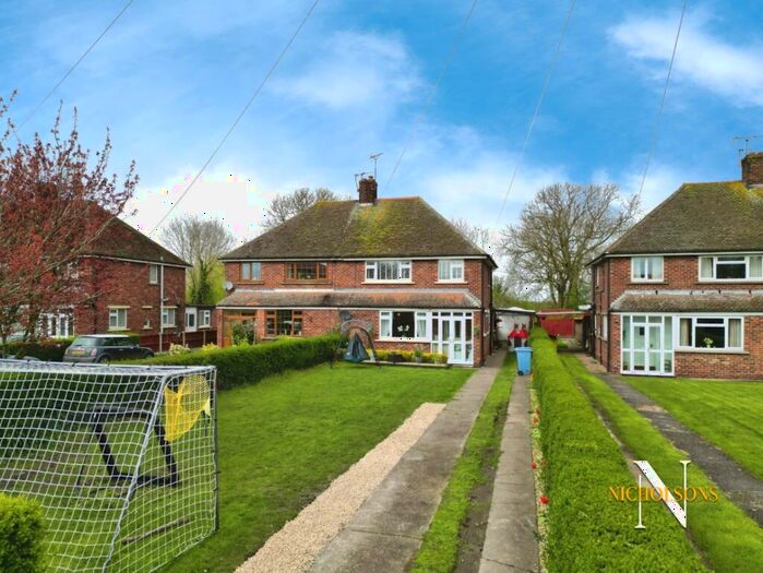 3 Bedroom Semi-Detached House For Sale In Keeton Way, North Leverton, Retford, Nottinghamshire, DN22