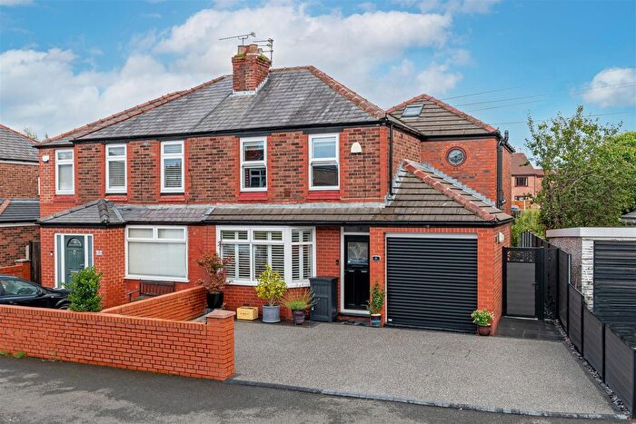 3 Bedroom Semi-detached House For Sale In Windsor Drive, Grappenhall, Warrington, WA4
