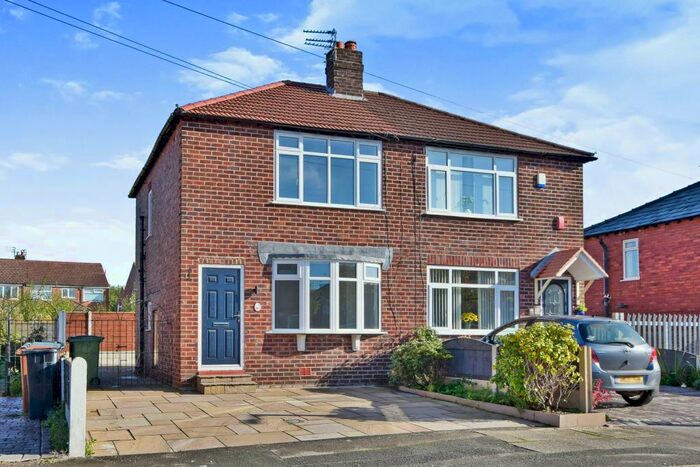 2 Bedroom Semi-Detached House To Rent In Meadow Street, Stockport, Greater Manchester, SK2