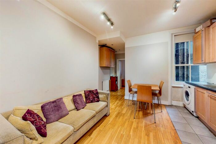 3 Bedroom Flat To Rent In Fulham High Street, London, SW6