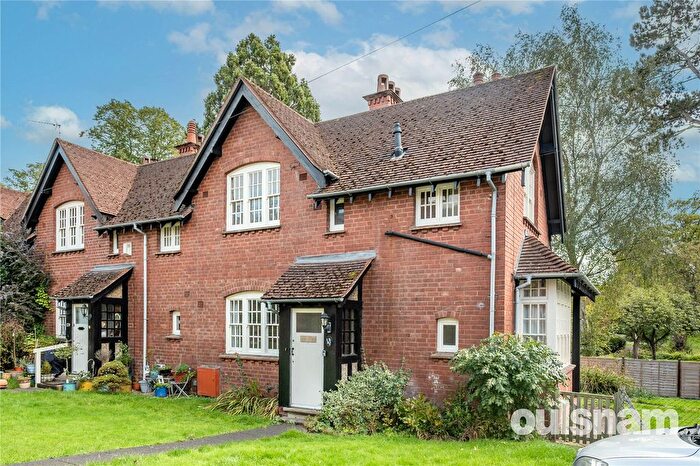 3 Bedroom End Of Terrace House For Sale In Oak Tree Lane, Bournville, Birmingham, West Midlands, B30