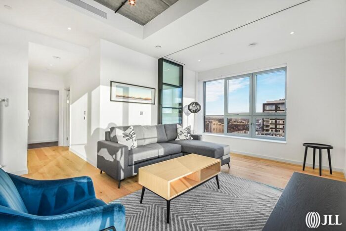 2 Bedroom Flat To Rent In Douglass Tower, Good Luck Hope, E14