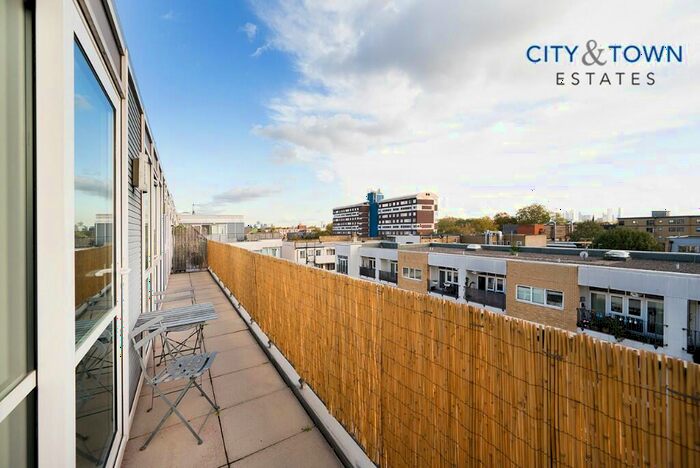 2 Bedroom Penthouse To Rent In Hacon Square, Richmond Road, London, E8