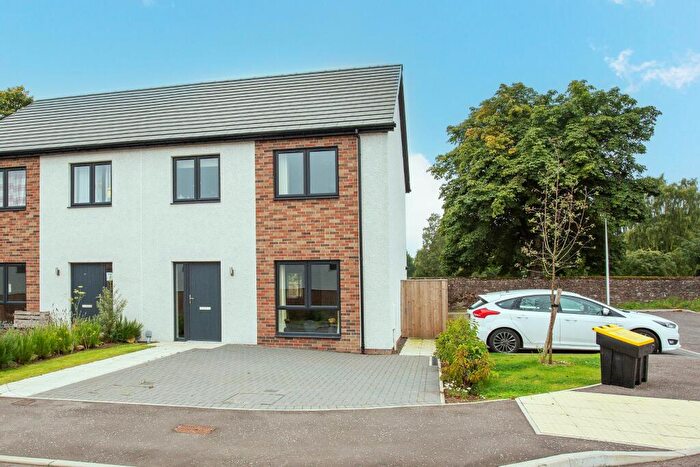 3 Bedroom Semi-Detached House For Sale In Newhill Way, Blairgowrie, PH10