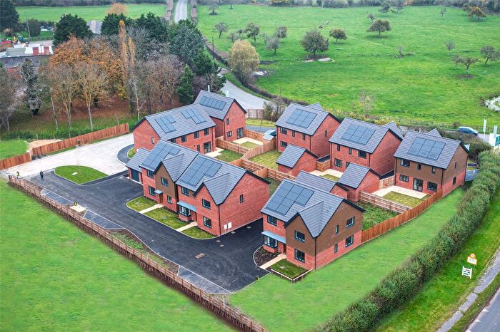 4 Bedroom Detached House For Sale In Tigermoth Drive, Stoke Orchard, Cheltenham, GL52