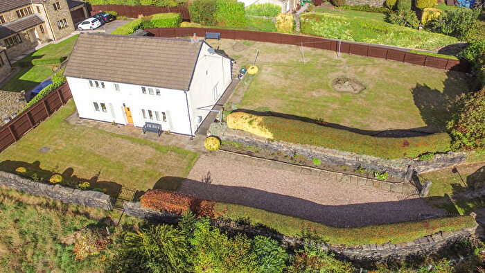 4 Bedroom Detached House To Rent In Stafford Hill Lane, Huddersfield, HD5