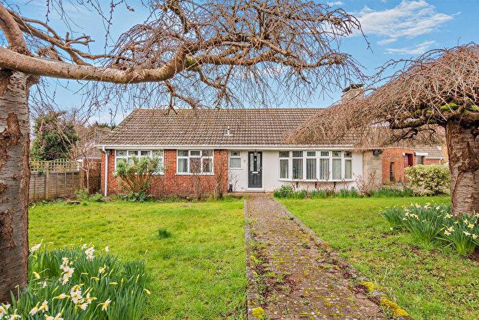 3 Bedroom Detached Bungalow For Sale In Lambourne Road, Bearsted, Maidstone, ME15