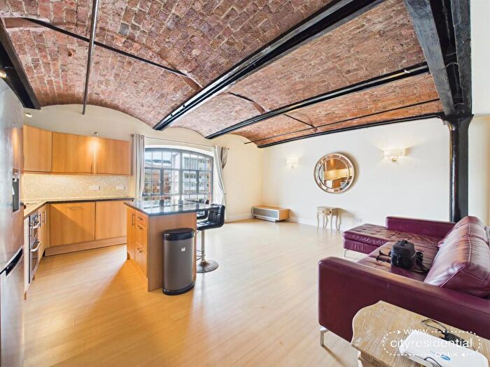 2 Bedroom Apartment For Sale In North Quay, Wapping Quay, L3