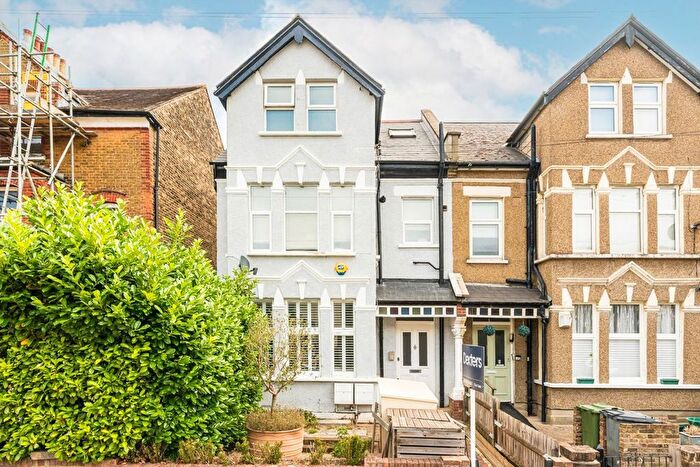 2 Bedroom Flat To Rent In Tankerville Road, Streatham, SW16