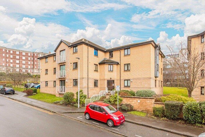 1 Bedroom Parking To Rent In Learmonth Avenue, Edinburgh, Midlothian, EH4