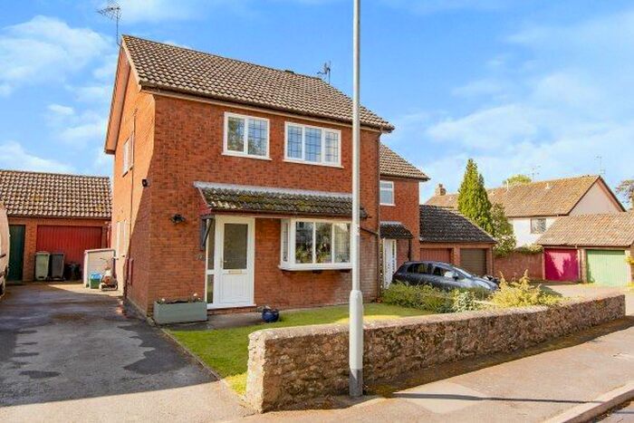 4 Bedroom End Of Terrace House To Rent In The Bartons, Taunton, TA4