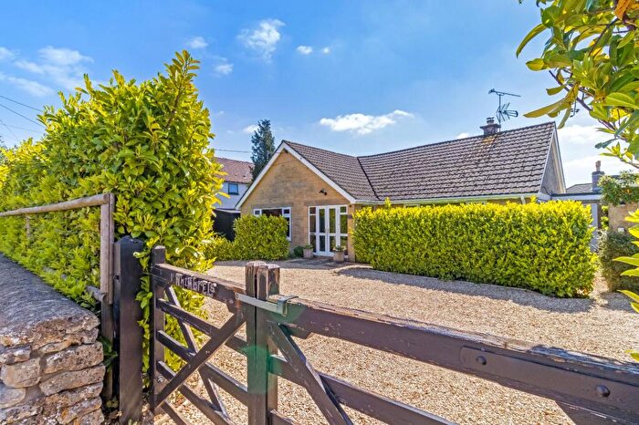 3 Bedroom Bungalow For Sale In Cirencester Road, Minchinhampton, Stroud, Gloucestershire, GL6