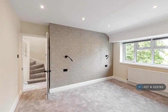 2 Bedroom Flat To Rent In Beverley Gardens, Wembley, HA9