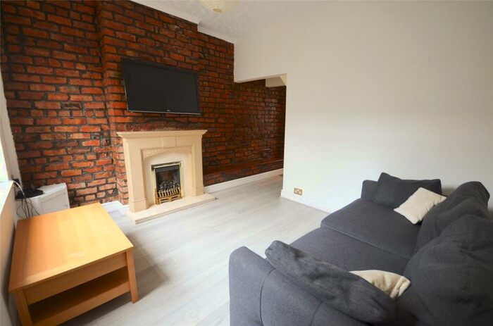 2 Bedroom Terraced House To Rent In Dundonald Road, Didsbury, Manchester, M20