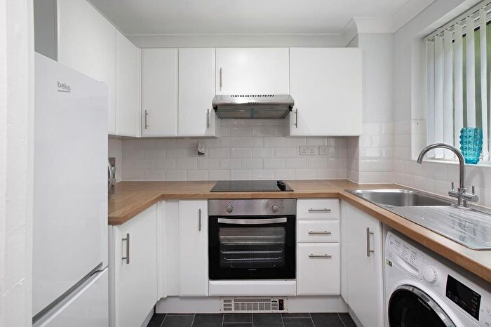 1 Bedroom Flat For Sale In Marine Parade, Shaldon, Teignmouth, TQ14