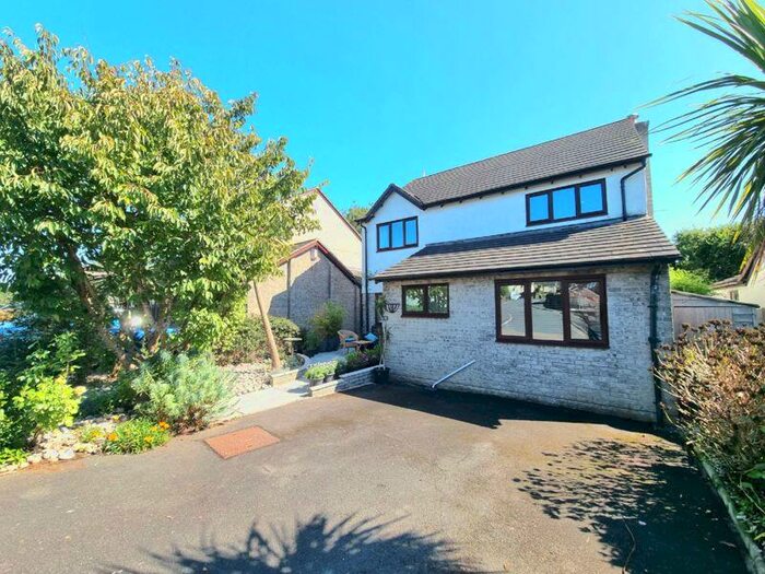 5 Bedroom Detached House For Sale In Pondfield Road, Saltash, PL12