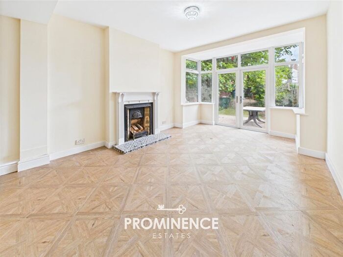 5 Bedroom Semi-Detached House To Rent In Earlsdon Avenue South, Earlsdon, Coventry, CV5