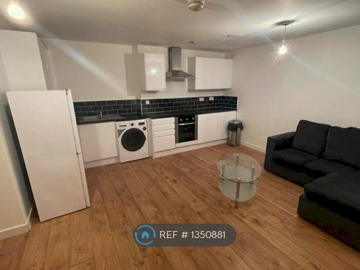 2 Bedroom Flat To Rent In Sunbridge Road, Bradford, BD1